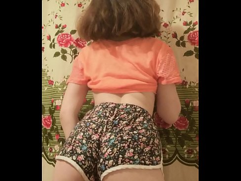 ❤️ Секси млада мадама сваля шортите си пред камерата. Секс видео в bg.hochu-sex-tomsk.ru ️❤